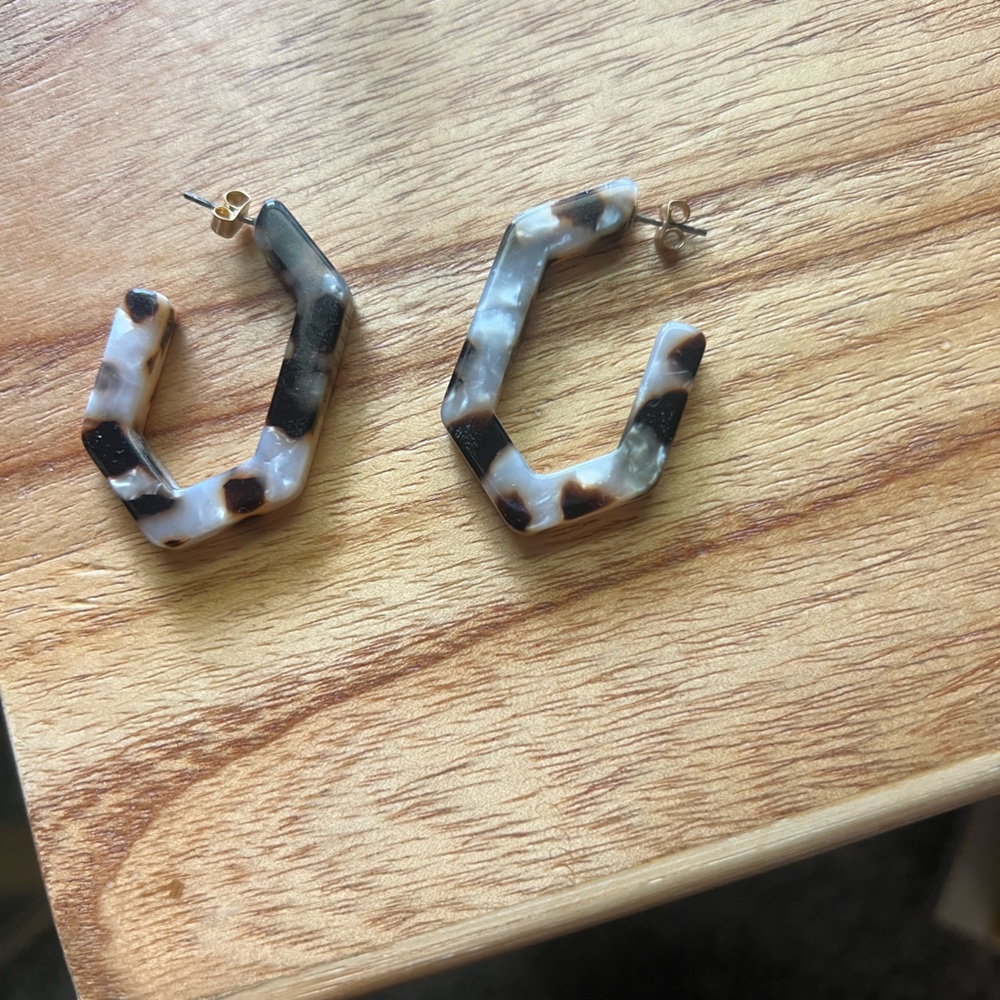 Hexagon Tortoiseshell Earrings by Madewell